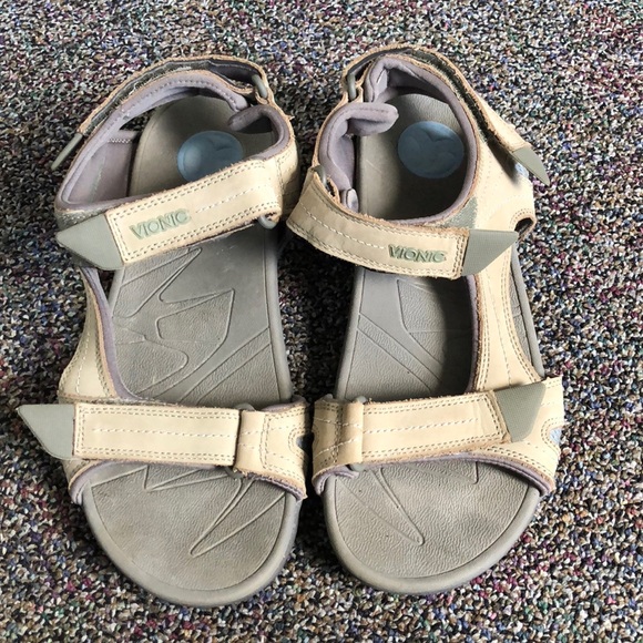 vionic hiking sandals